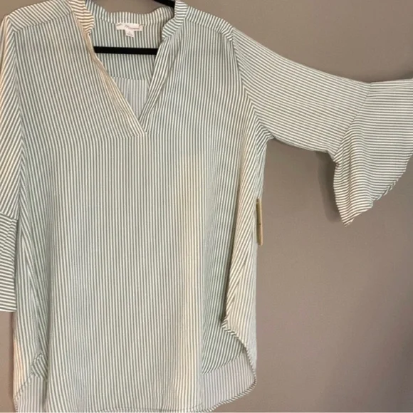 Green and white striped 3/4 Sleeve Bell Tunic with Mandarin Collar - Picture 3 of 3